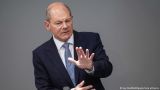 Вслед за Байденом: Шольц тоже упал и прекращает публичные выступления